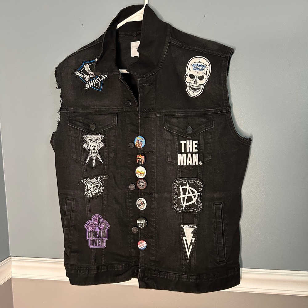 Old Navy Mens Large Black Denim Battle Vest WWE Wrestling Patches Pins Custom